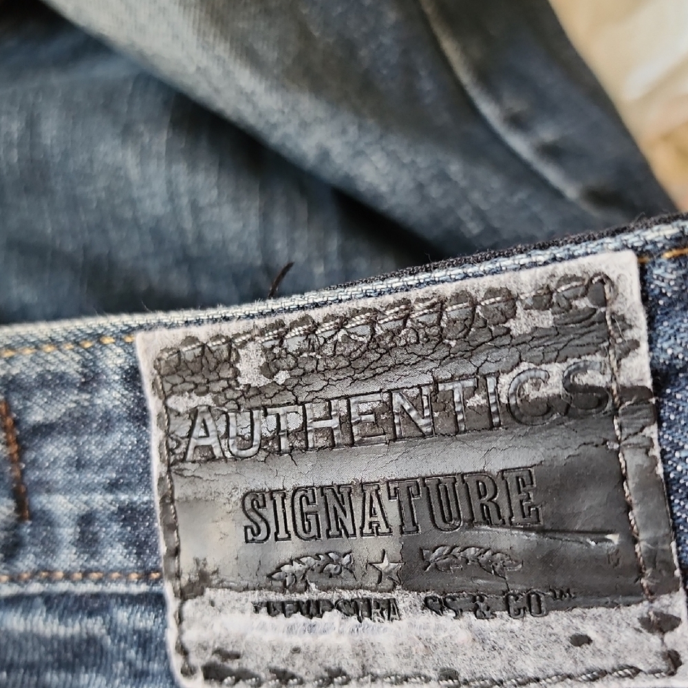 Levi's Dark Wash Skinny Jeans - Picture 11 of 16